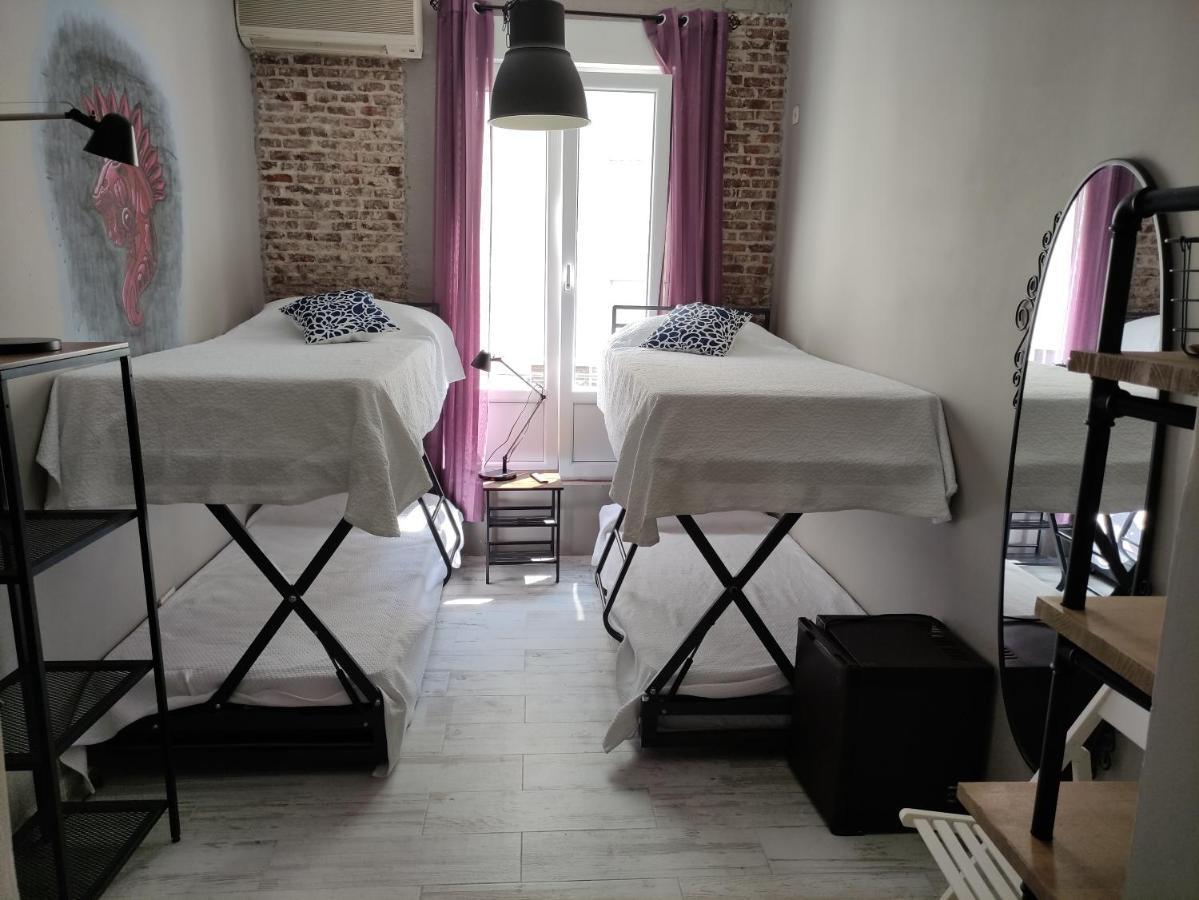 Hostal Hispalense Madrid Exteriör bild