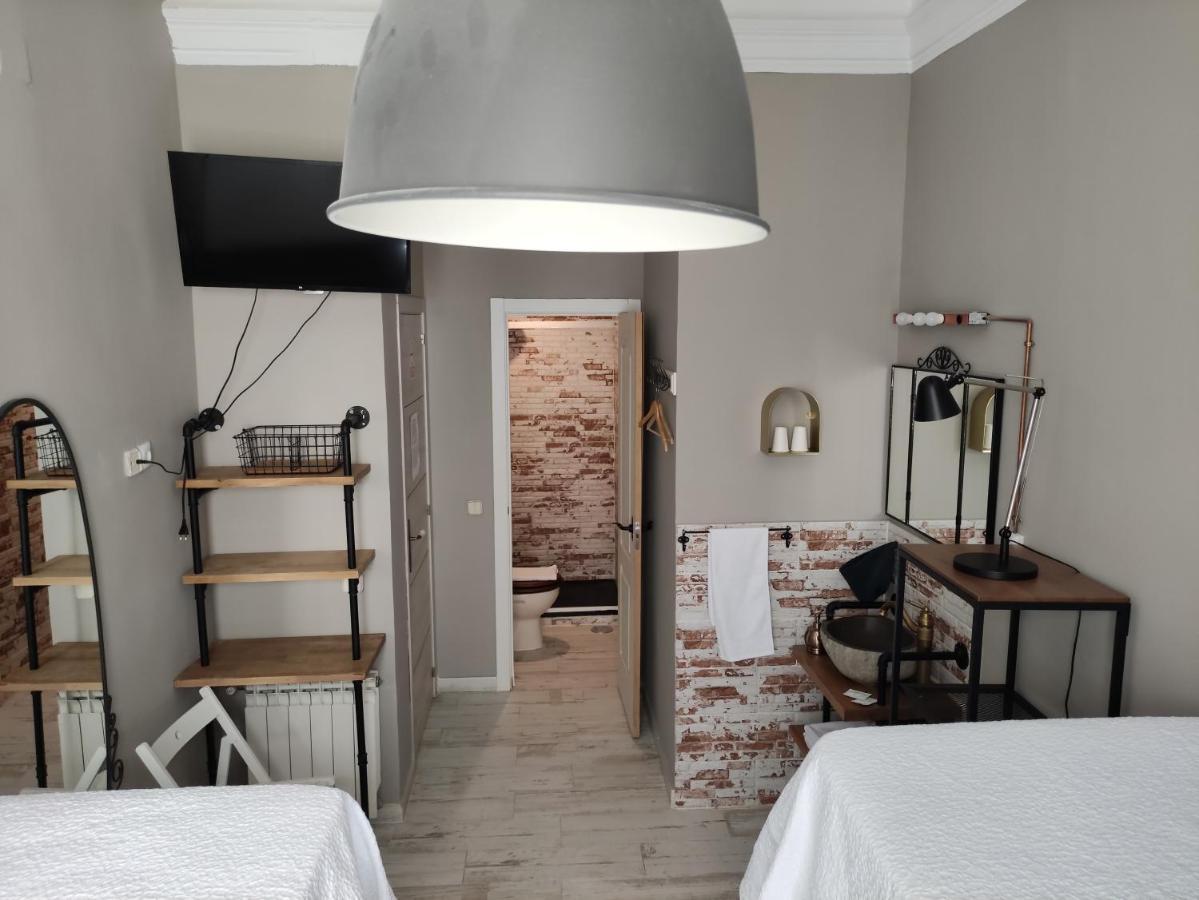 Hostal Hispalense Madrid Exteriör bild