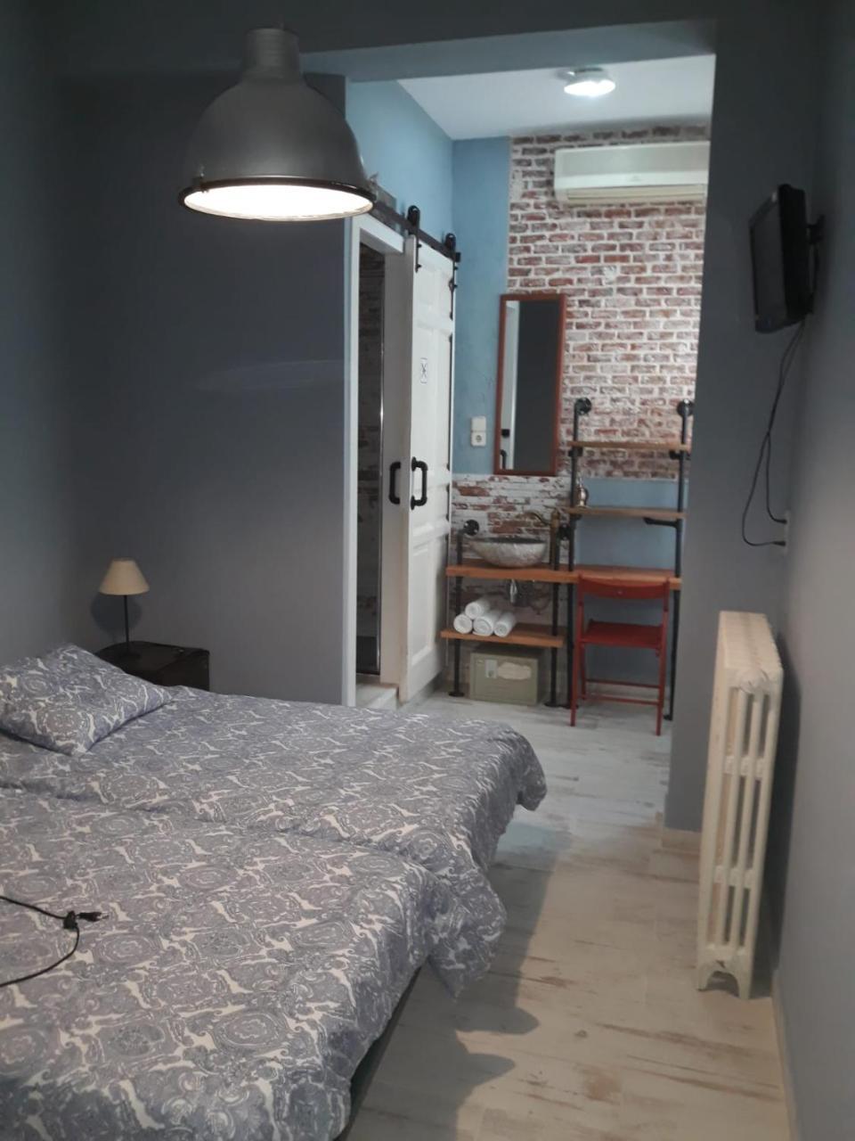 Hostal Hispalense Madrid Exteriör bild