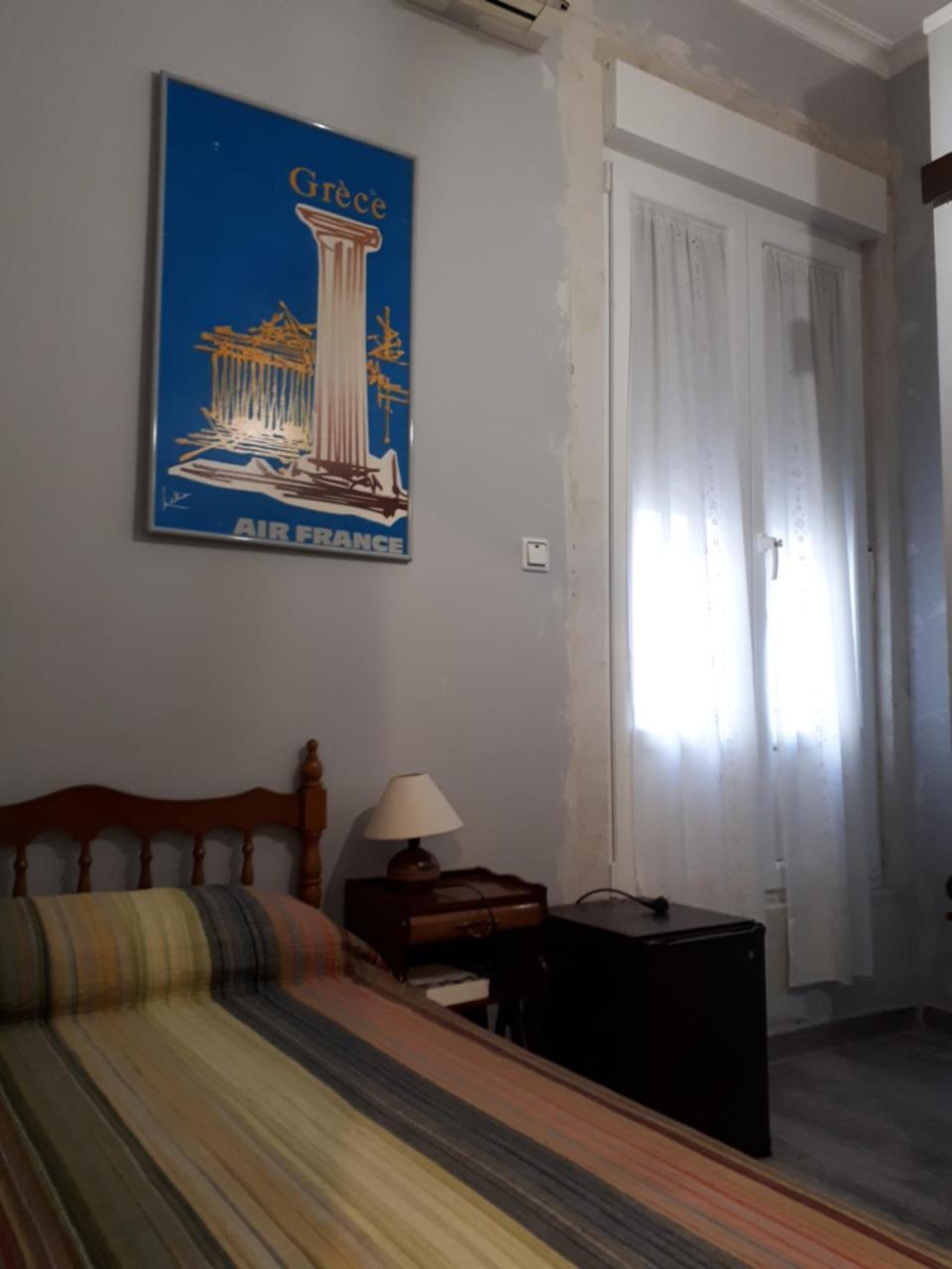 Hostal Hispalense Madrid Exteriör bild